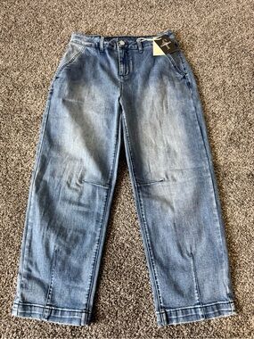 NWT Flamingals Women's #73199 Cropped Blue Jeans Size M